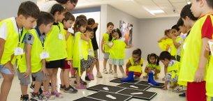 ÇOCUKLAR, HAYAL DÜNYALARINI KÂĞIDA DÖKTÜ