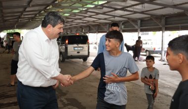 BAŞKAN YILDIZ, VATANDAŞLARLA BAYRAMLAŞTI, KURBAN KESİM YERLERİNİ ZİYARET ETTİ